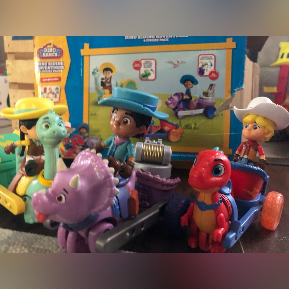 Dino Ranch 6 figure pack